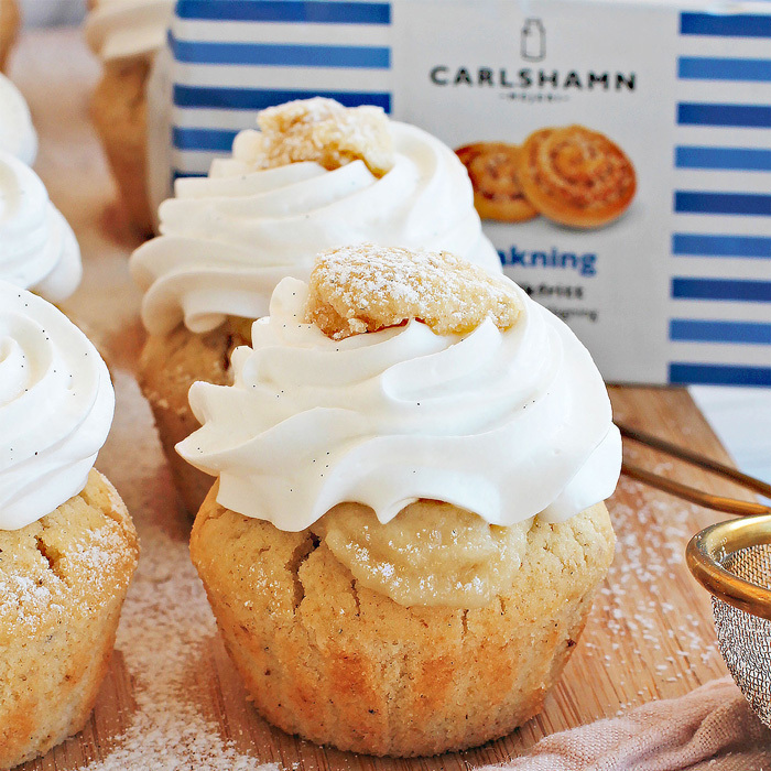 Närbild på veganska semmelmuffins