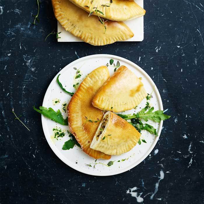 Veganska piroger fyllda med svamp och linser