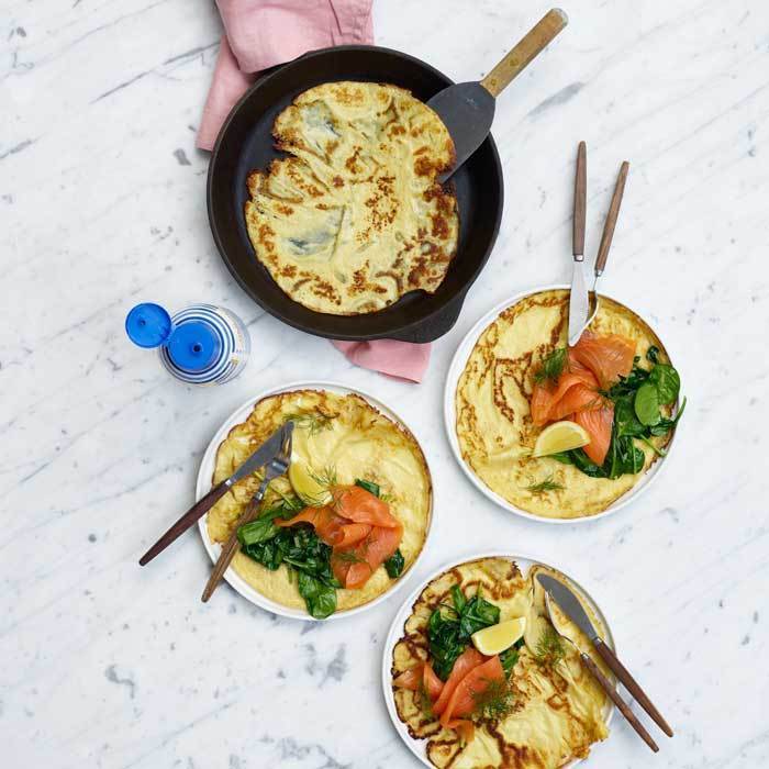 Crepes med kallrökt lax och spenat