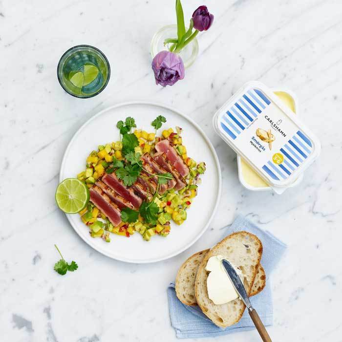 Lättgrillad tonfisk med mango- och avocadosalsa